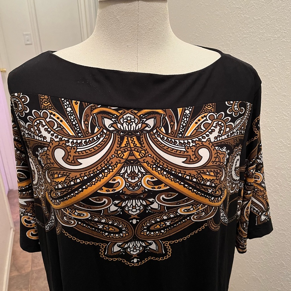 Avenue Plus Size Dress Size 22/24 Polyester Spandex, signs of wear on top.